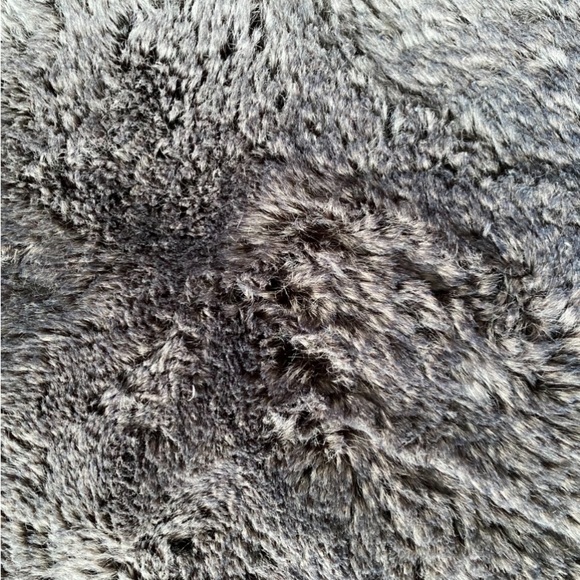 Mon Chateau Charcoal Faux Fur Sheepskin Rug - Picture 4 of 8